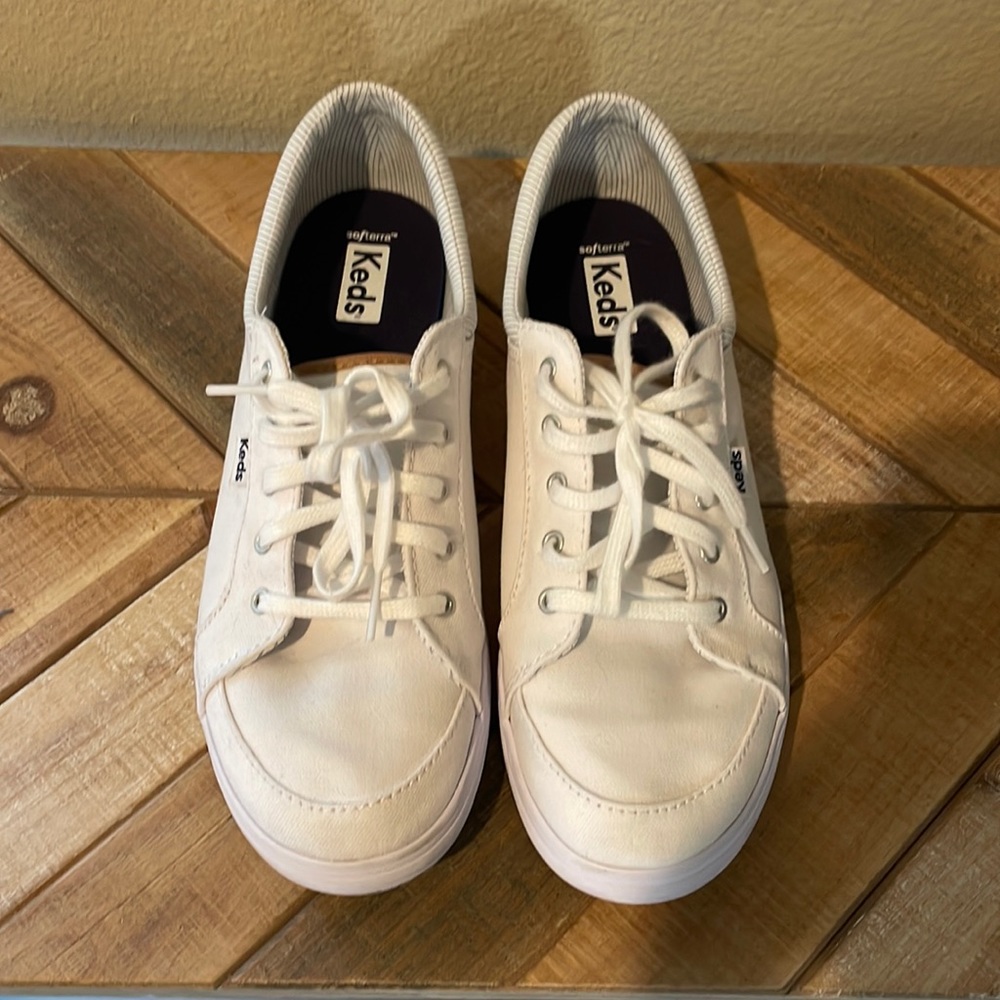 KEDS Center II Sneaker 8.5 Taupe Very Good Condition!
